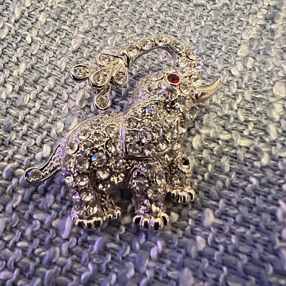 Small Rhodium Plated Pave Set 'Happy Elephant' Brooch -